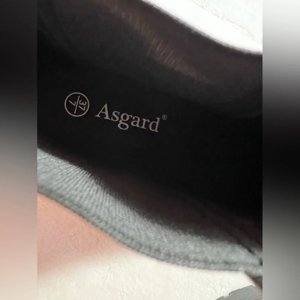 Asgard Rain Boots Black Ankle Short with Heel Pull Tabs US 7 / EUR 37 Women's